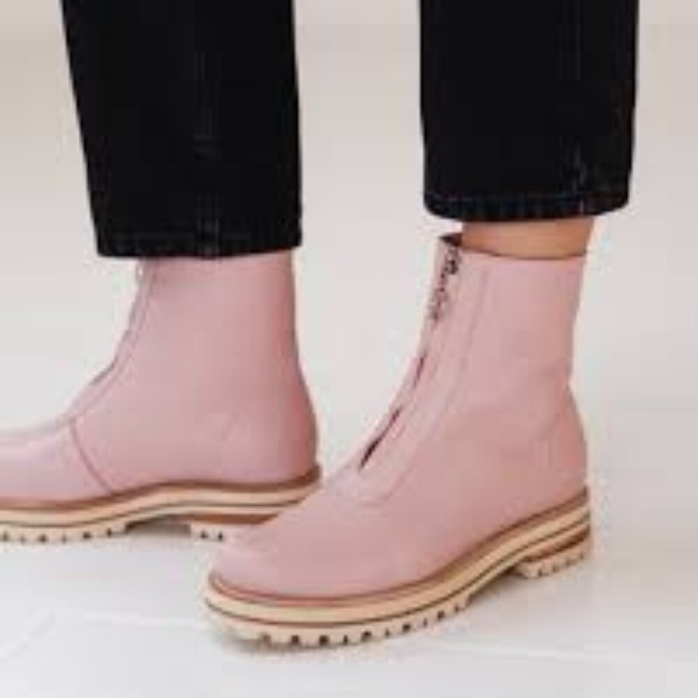 Poppy Barley Repeat Boot in Chalk Pink
